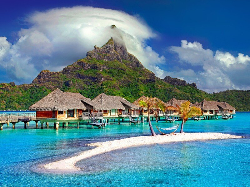 Bungalows_In_An_Exotic_Island