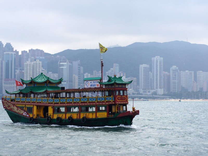 Ship_in_Hong_Kong-1