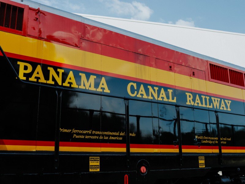 The_Panama_Canal_Railway-1